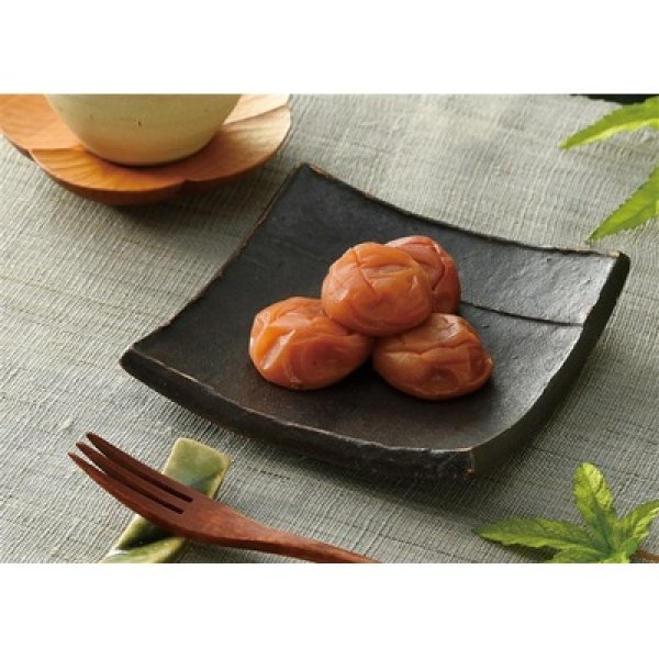 画像2: 至福の逸品　木箱入り和歌山県産「紀州南高梅」（はちみつ漬け）８個 (2)